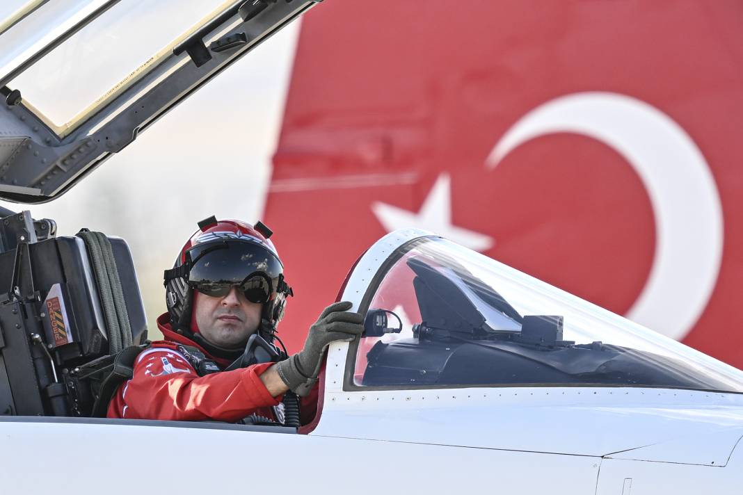 Türk Yıldızları’ndan 30 Ağustos’ta Anıtkabir’de saygı uçuşu - Resim: 43